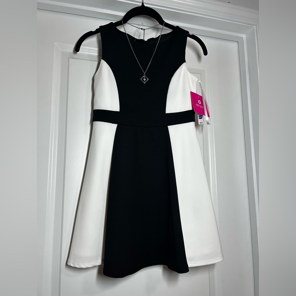 Amy Byer NWT Black and White Sleeveless Dress‎ w/ Necklace